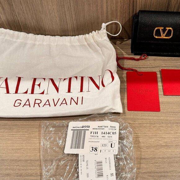 Valentino Garavani V-Logo Signature Leather Card Case in Black Brand New w/tags - Picture 2 of 8
